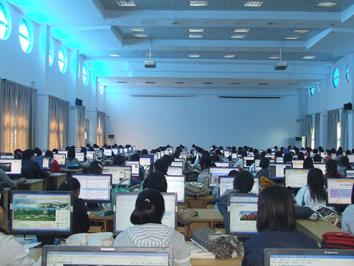 9001cc金沙以诚为本新生入学教育火热进行中